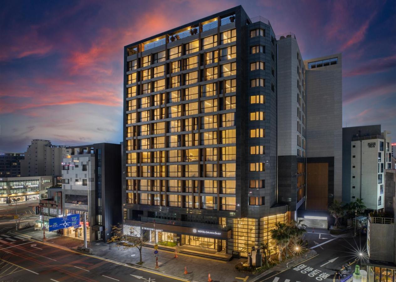 Golden Daisy Hotel Seogwipo Bagian luar foto