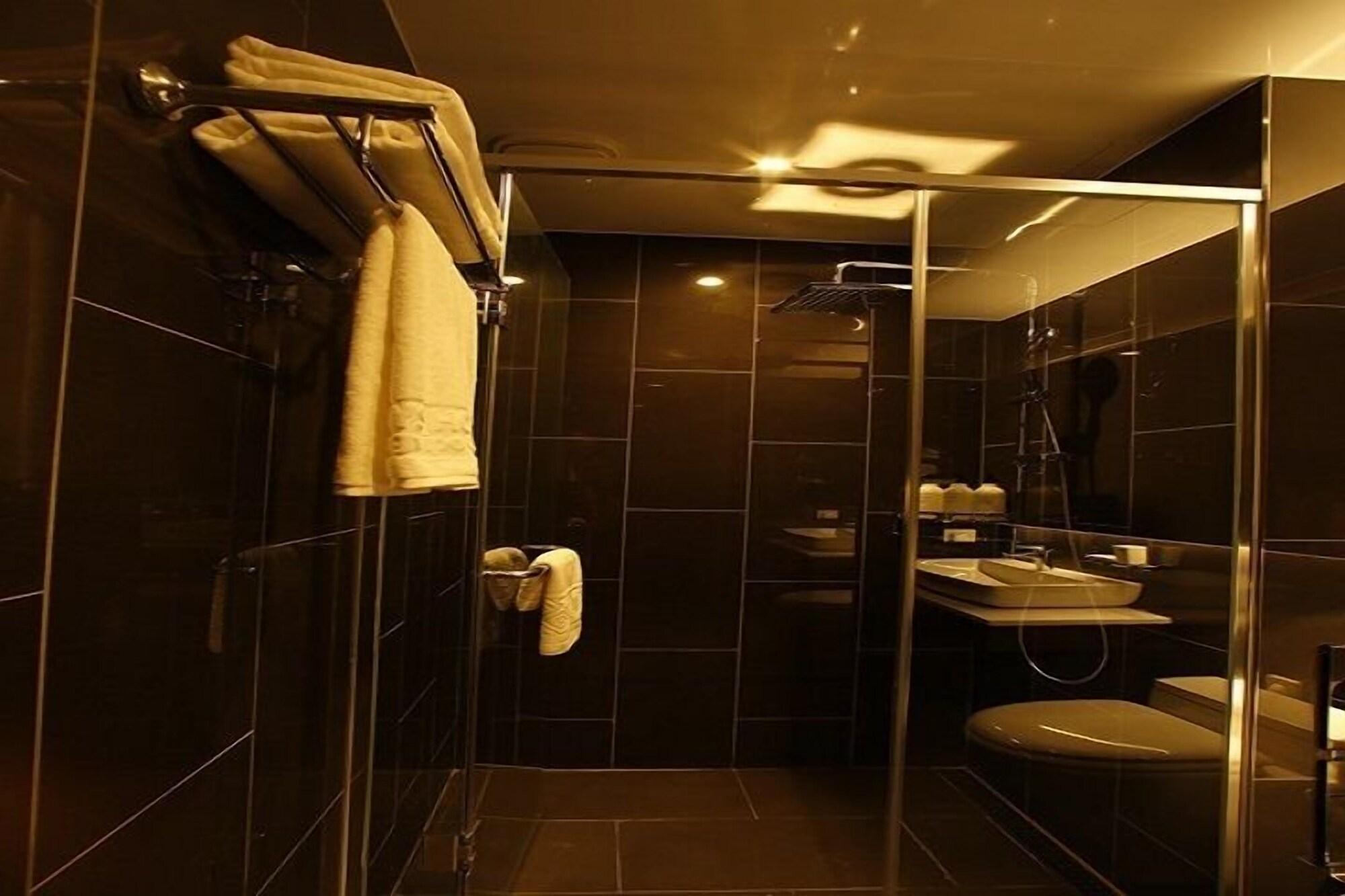 Golden Daisy Hotel Seogwipo Bagian luar foto