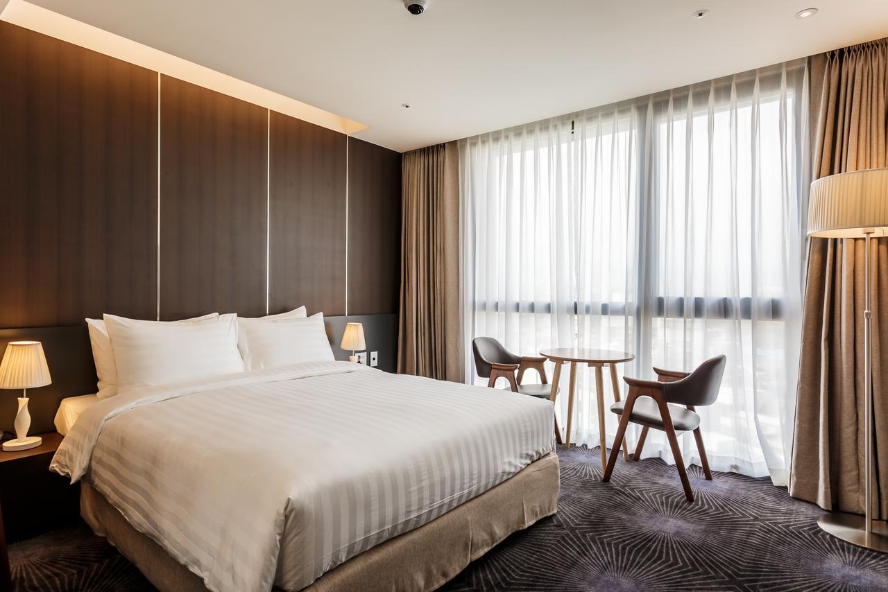 Golden Daisy Hotel Seogwipo Bagian luar foto